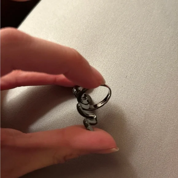 Taylor Swift official Black Reputation Snake Ring - Picture 2 of 9